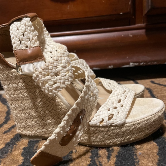 Steve Madden wedge shoe - Picture 2 of 3